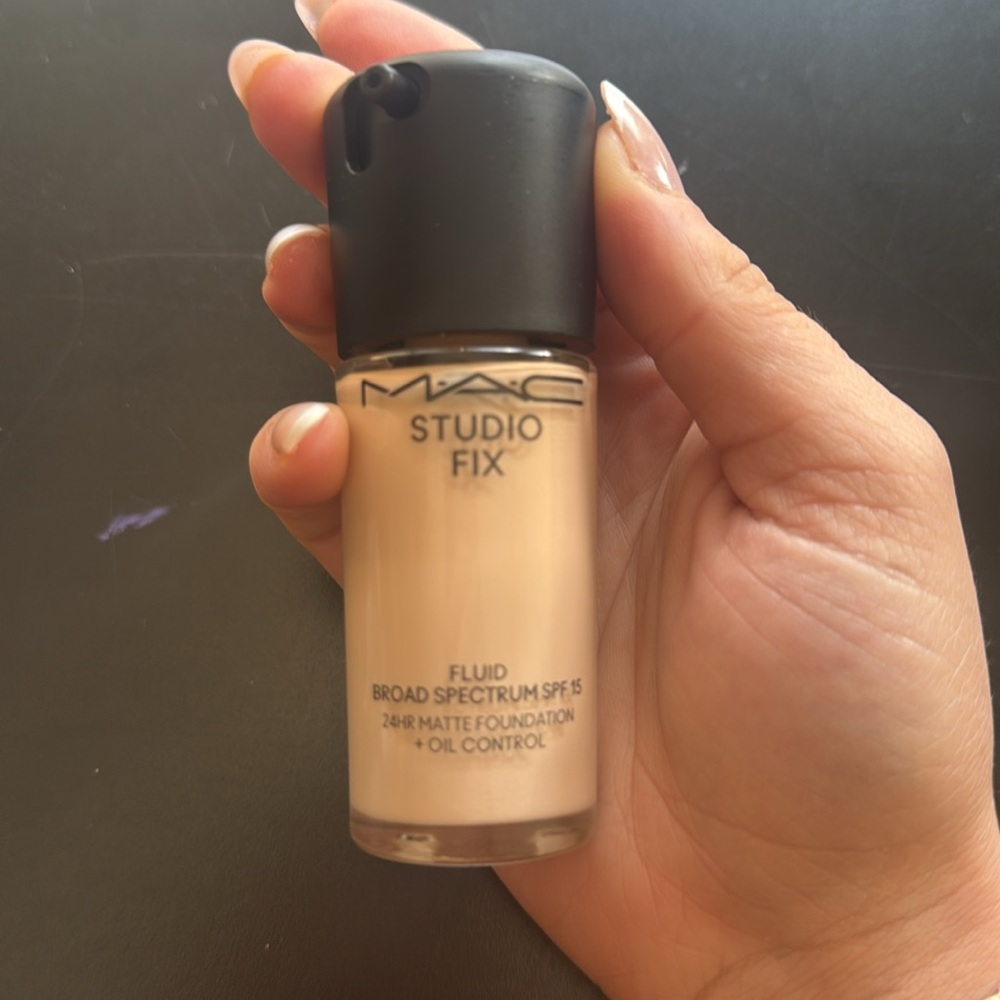 BRAND NEW MAC STUDIO FIX FOUNDATION 4.5